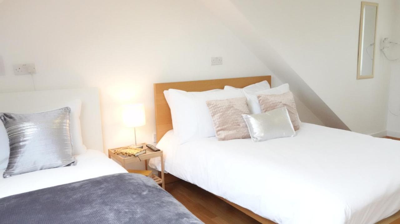 The Great Airport Place-Private Bedrooms With Private Bathroom-1 Bus To Heathrow Airport-5 Minutes By Car- Helpful Advice From Our Team Harmondsworth Exterior foto