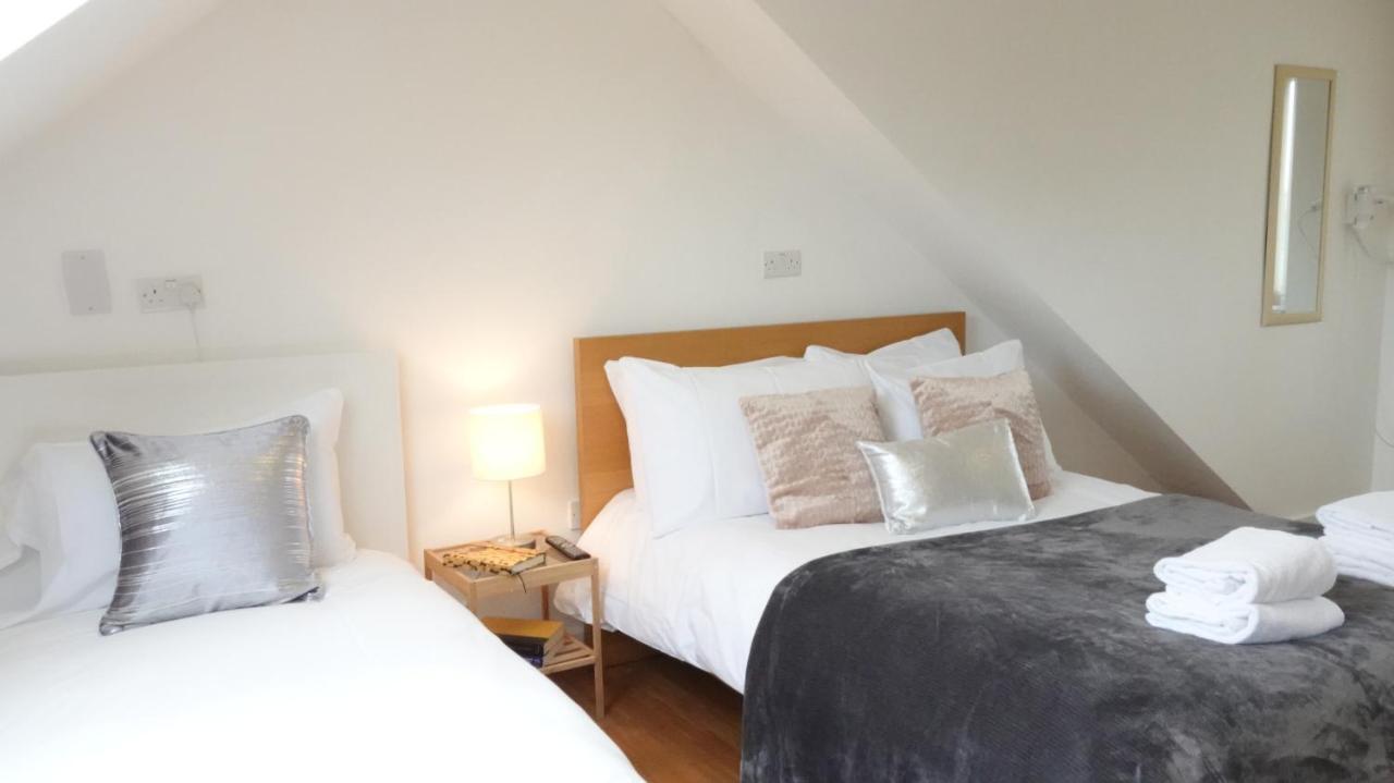 The Great Airport Place-Private Bedrooms With Private Bathroom-1 Bus To Heathrow Airport-5 Minutes By Car- Helpful Advice From Our Team Harmondsworth Exterior foto